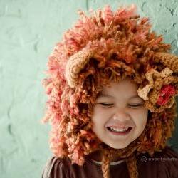 Lion or Lioness (Adult Size)